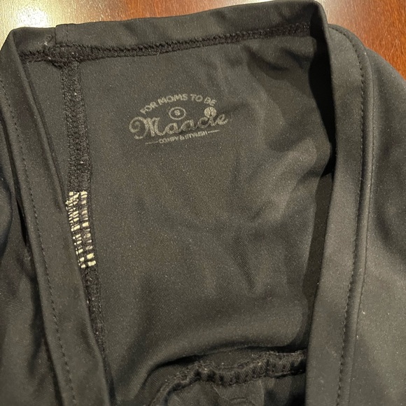 Women's Black Maternity Shorts - Picture 2 of 2